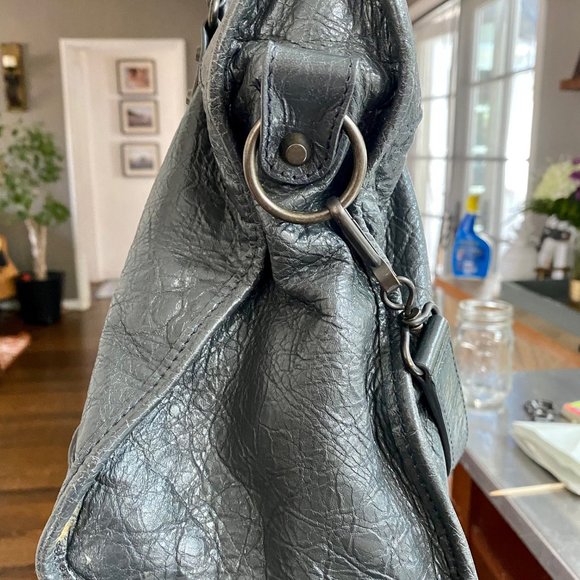 USED BALENCIAGA GIANT GOLD MANTRACITE LAMB SKIN BAG - Picture 8 of 9